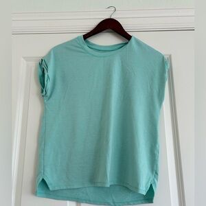 Girls Athleta top